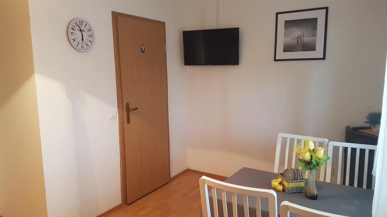 Apartmani Ab Pirovac Εξωτερικό φωτογραφία