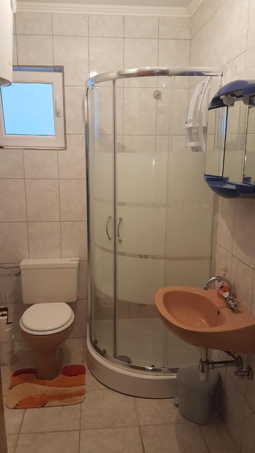 Apartmani Ab Pirovac Εξωτερικό φωτογραφία