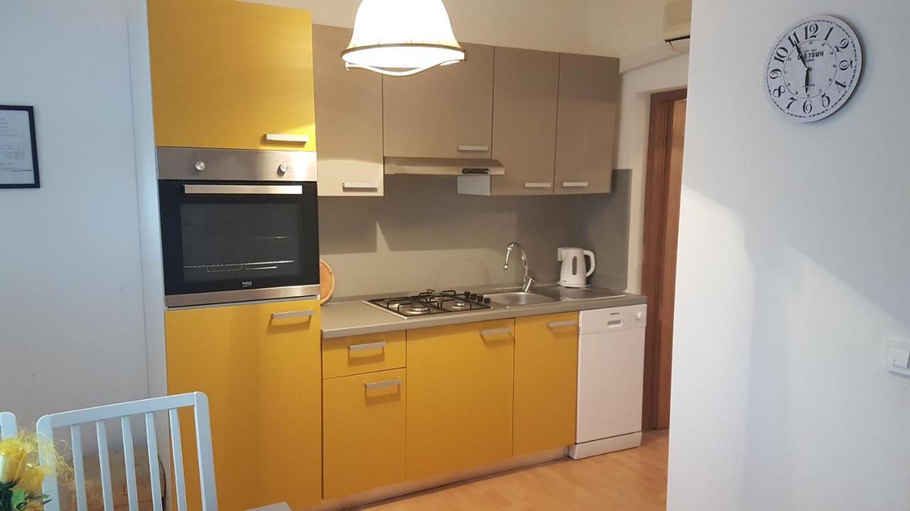 Apartmani Ab Pirovac Εξωτερικό φωτογραφία